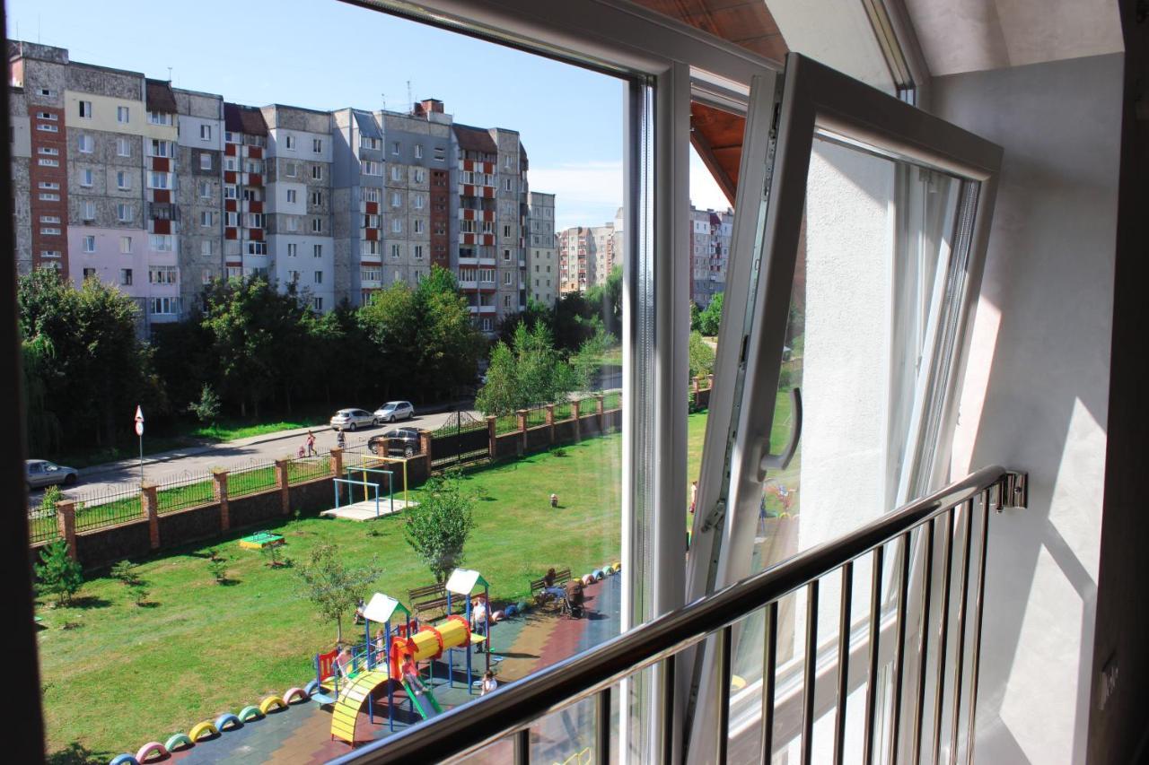 Дім Святого Йосифа Ivano-Frankivsk Luaran gambar